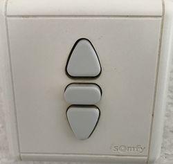 Somfy Inis Keo encastré.jpg